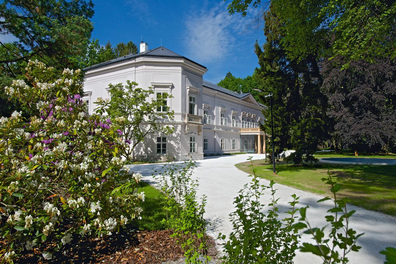 Zamek Ratmerice - Hotel & Resort المظهر الخارجي الصورة